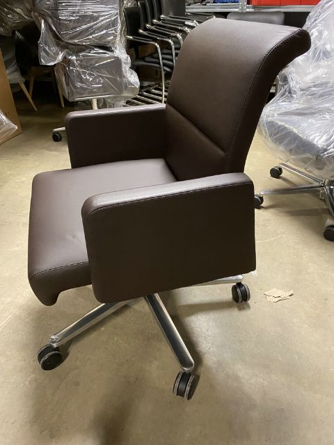 Fauteuil cuir réunion